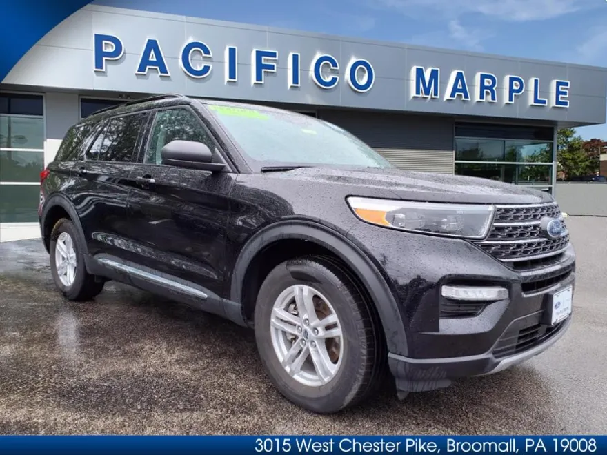 2022 Ford Explorer XLT photo 1