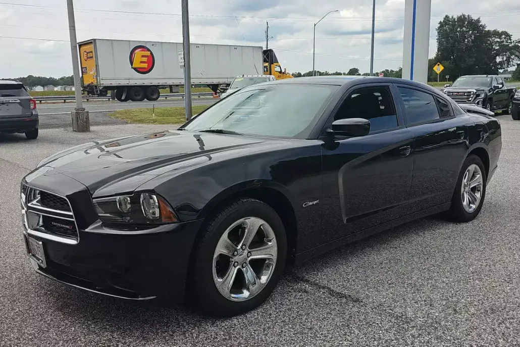 2014 Dodge Charger SE photo 1