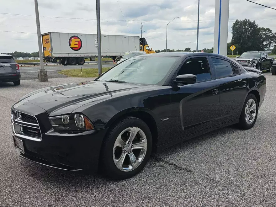 2014 Dodge Charger SE photo 1