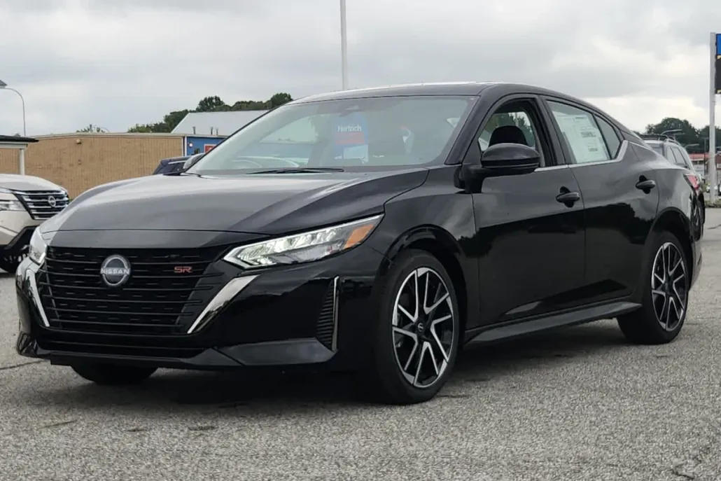 2025 Nissan Sentra SR photo 1