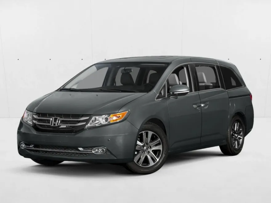 2015 Honda Odyssey Touring photo 1