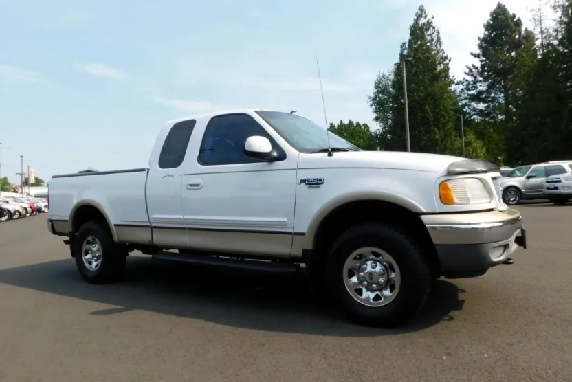 1999 Ford F-250 Lariat photo 1