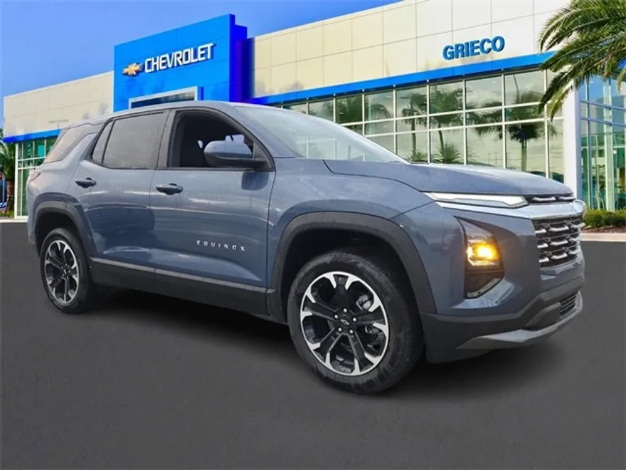 2025 Chevrolet Equinox LT photo 1