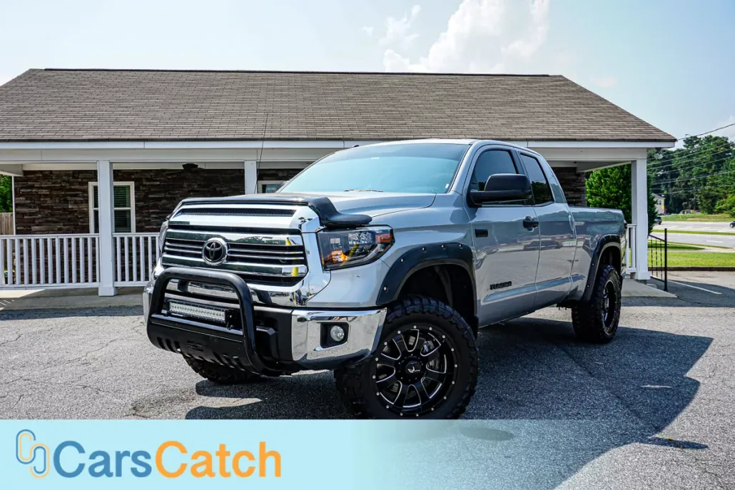 2017 Toyota Tundra SR5 photo 1