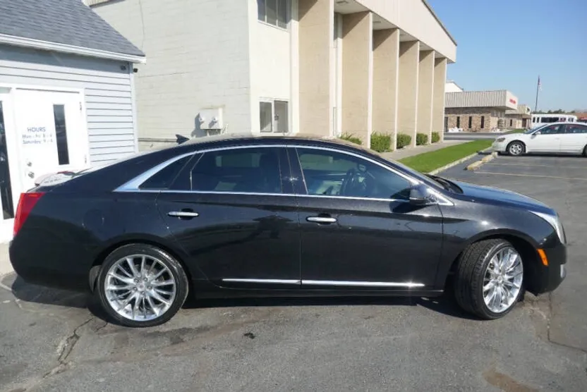 2013 Cadillac XTS Platinum photo 1
