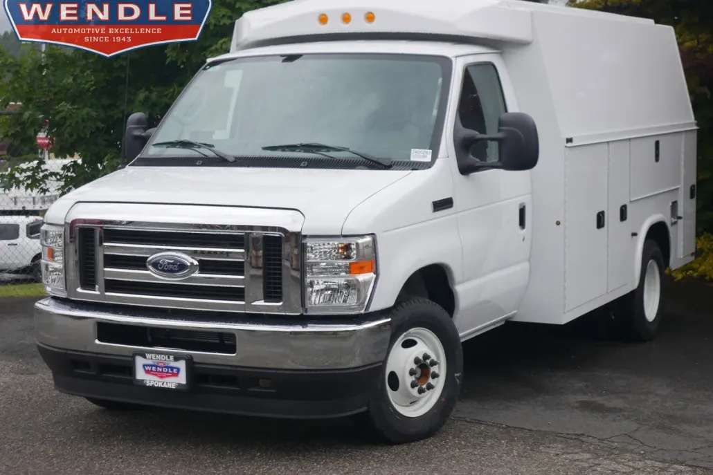 2025 Ford E-350 photo 1