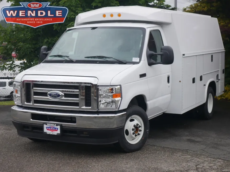 2025 Ford E-350 photo 1