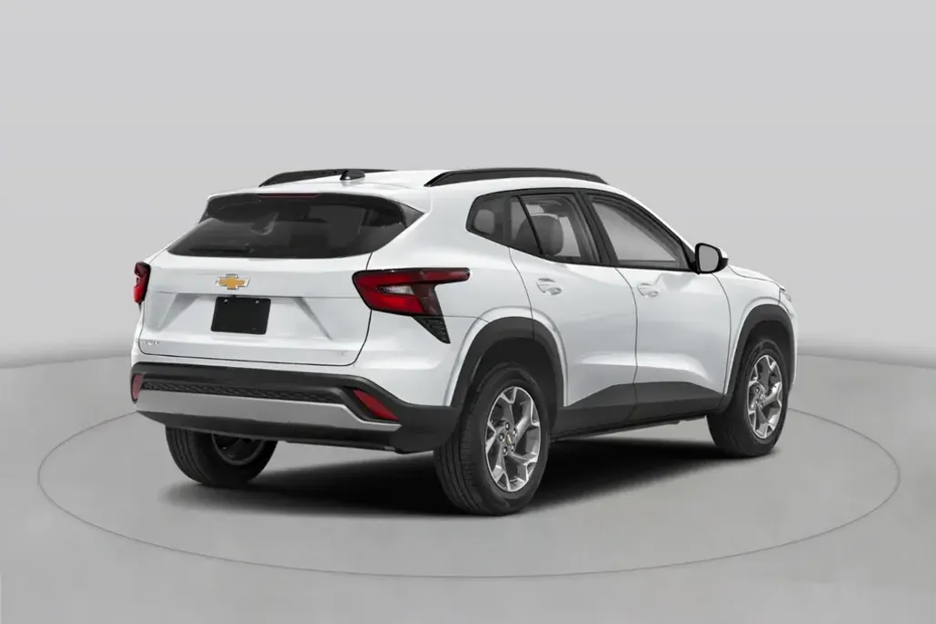 2025 Chevrolet Trax LT photo 1