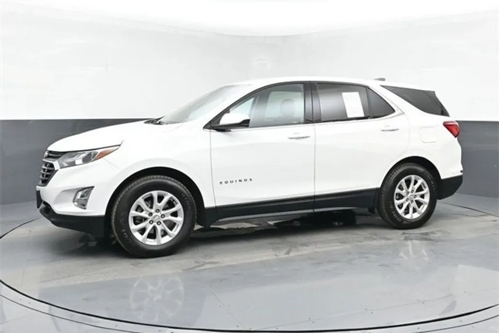 2018 Chevrolet Equinox LT photo 1