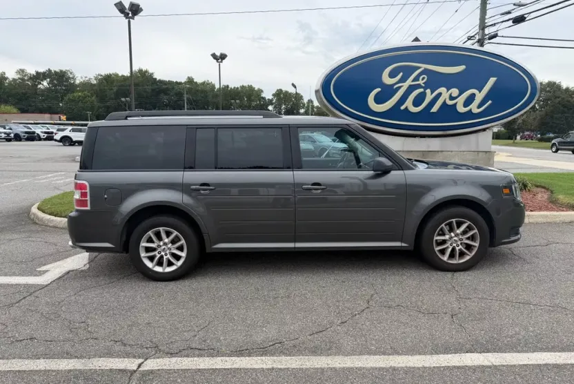 2016 Ford Flex SE photo 1