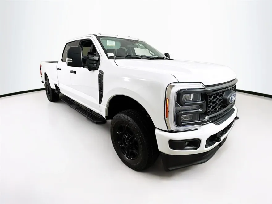 2023 Ford F-250 XL photo 1