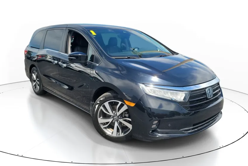 2021 Honda Odyssey Touring photo 1