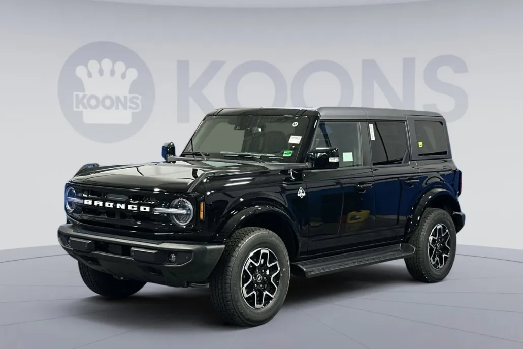 2025 Ford Bronco Outer Banks photo 1