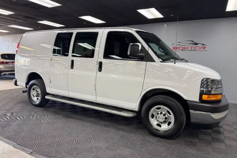 2023 Chevrolet Express 2500 Cargo Van photo 1