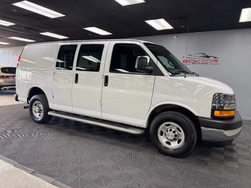 2023 Chevrolet Express Cargo 2500 Van photo 1