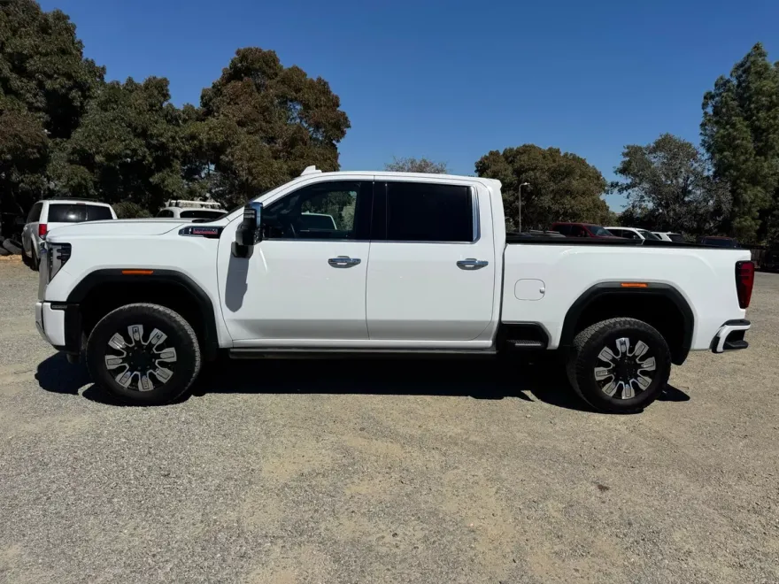 2024 Gmc Sierra HD Denali photo 1
