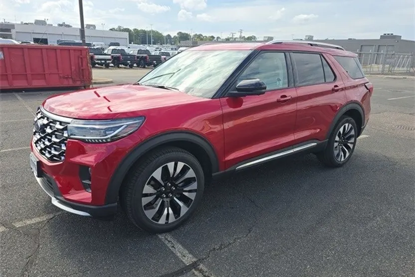 2025 Ford Explorer Platinum photo 1