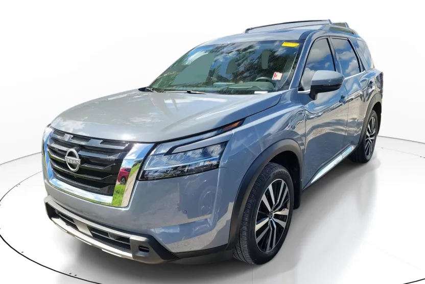 2024 Nissan Pathfinder Platinum photo 1