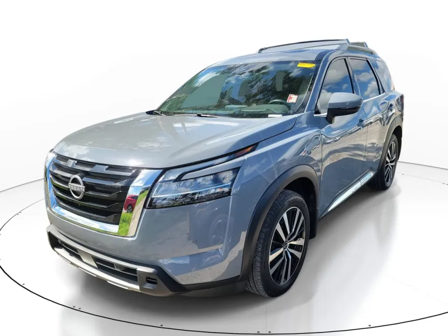 2024 Nissan Pathfinder Platinum photo 1