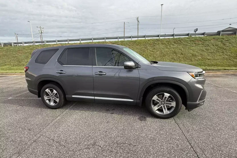 2025 Honda Pilot EX-L photo 1