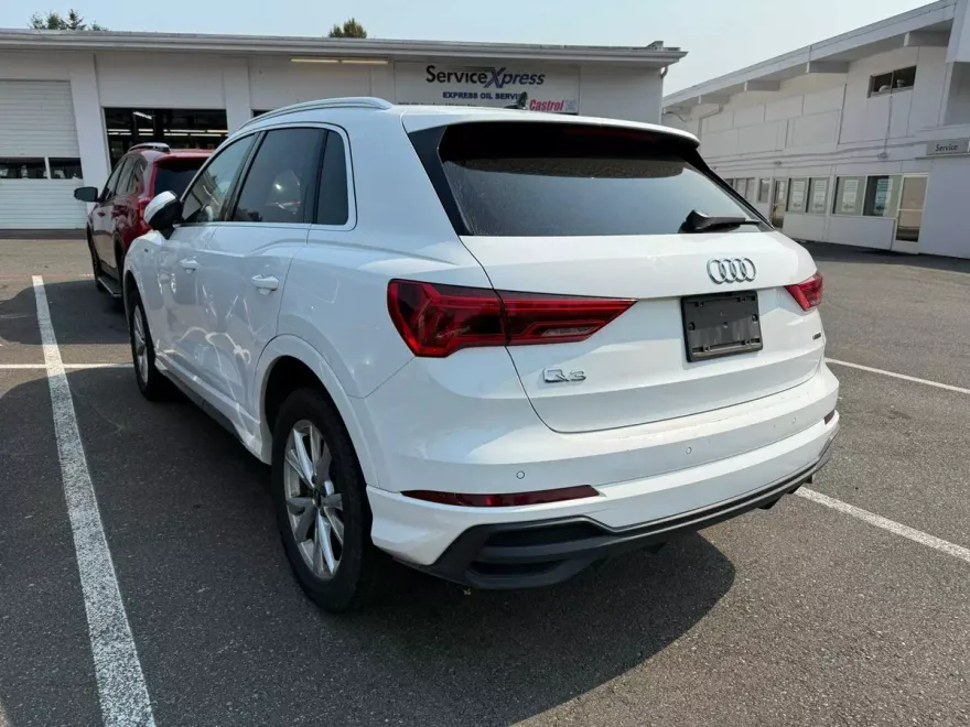 2023 Audi Q3 45 TFSI S line Premium photo 1