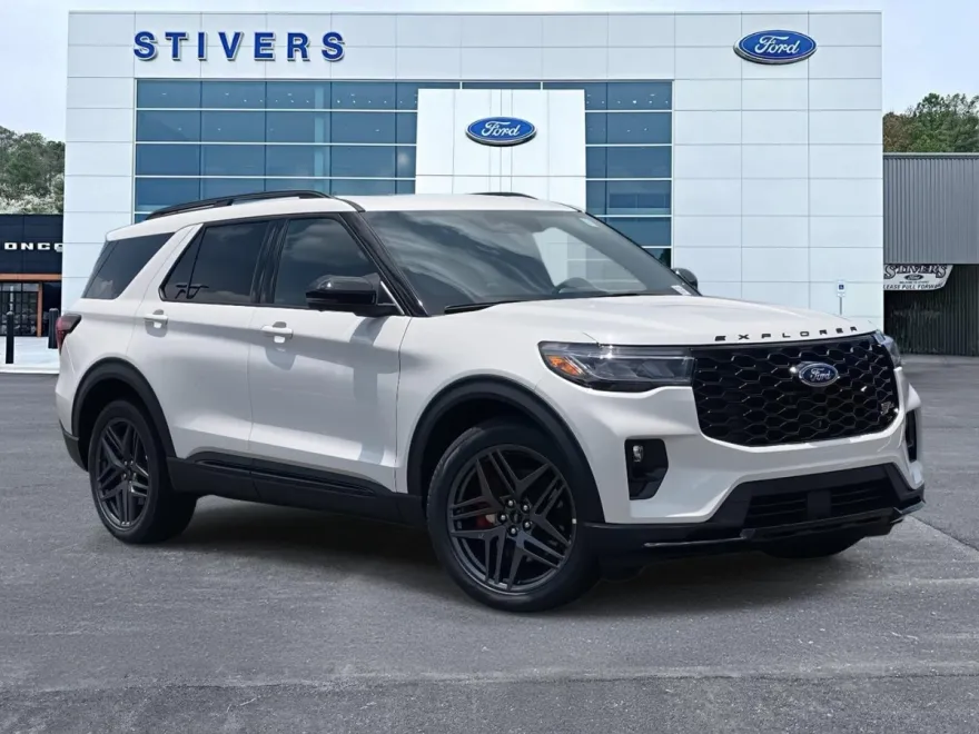 2025 Ford Explorer ST photo 1