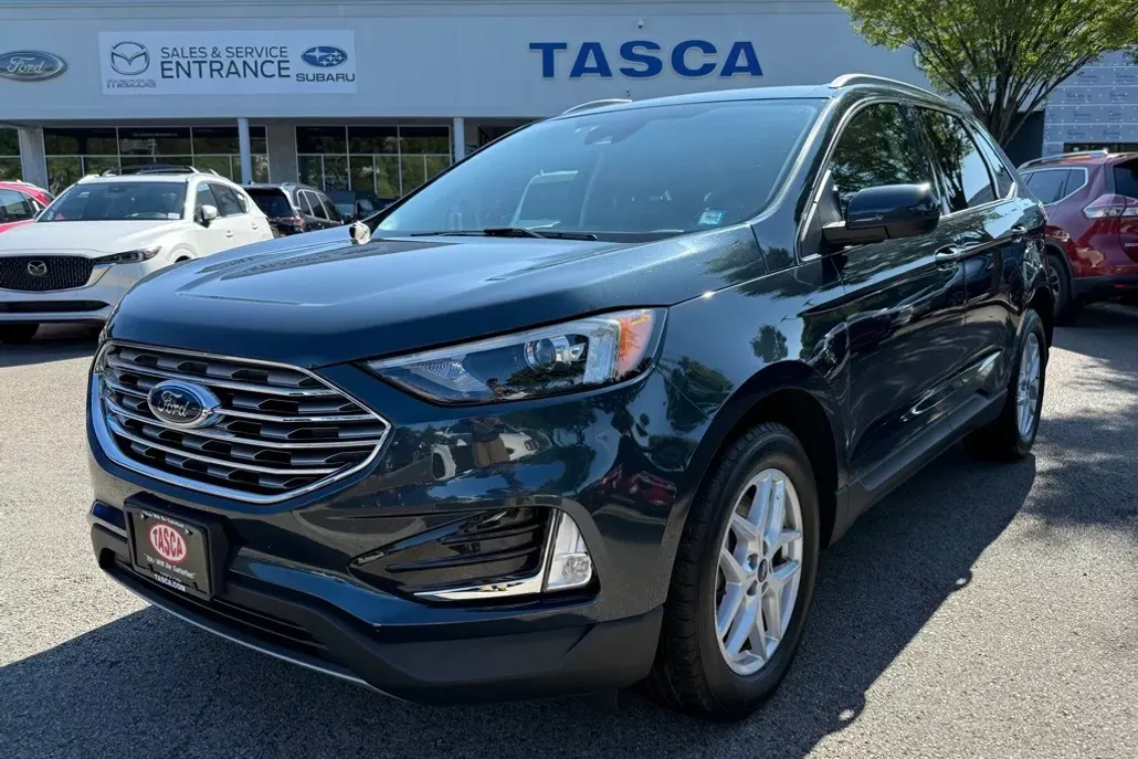 2022 Ford Edge SEL photo 1