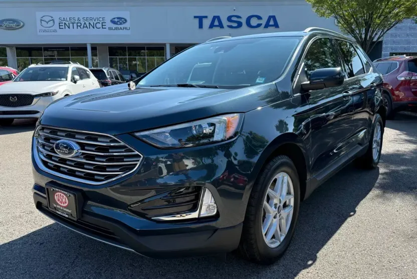 2022 Ford Edge SEL photo 1