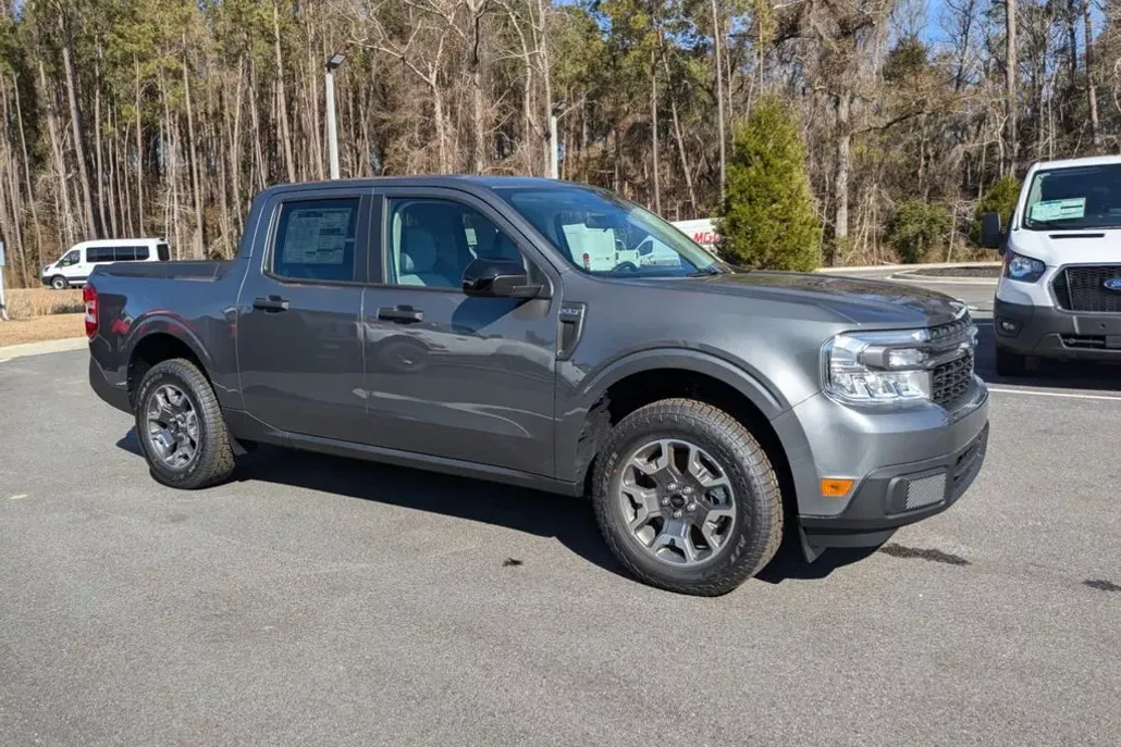 2024 Ford Maverick XLT photo 1