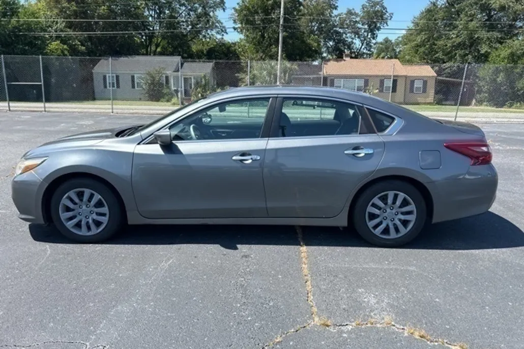 2018 Nissan Altima 2.5 S photo 1