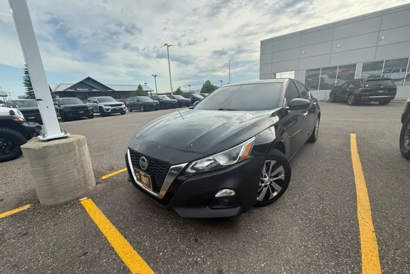 2020 Nissan Altima 2.5 S photo 1