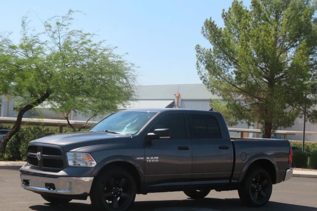 2015 Ram 1500 SLT photo 1