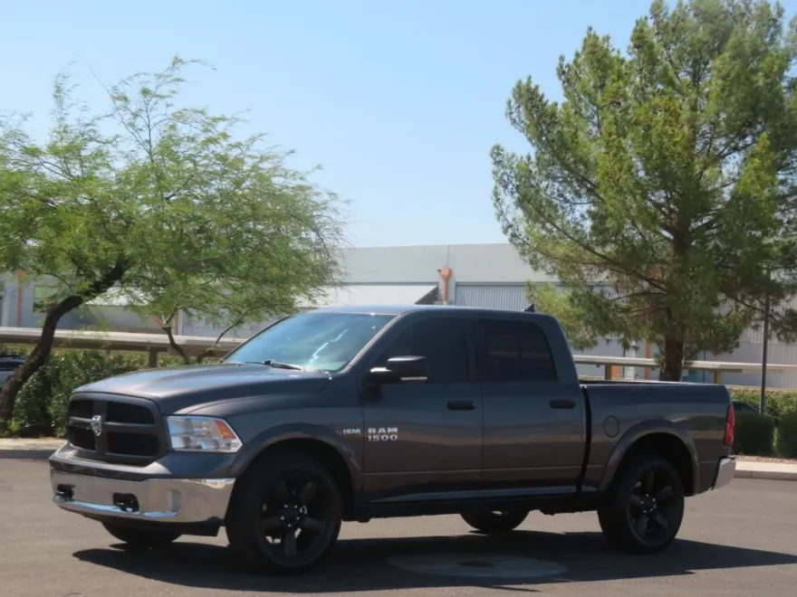 2015 Ram 1500 SLT photo 1