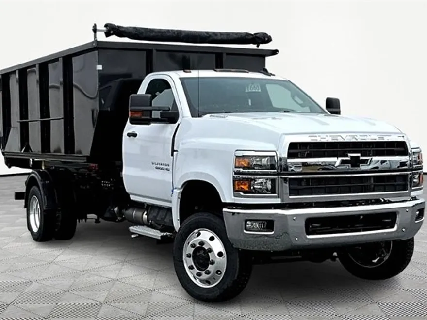 2024 Chevrolet Silverado 6500HD photo 1