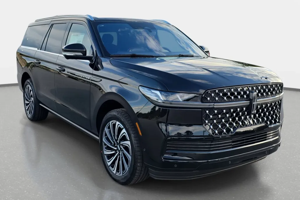 2025 Lincoln Navigator Black Label photo 1