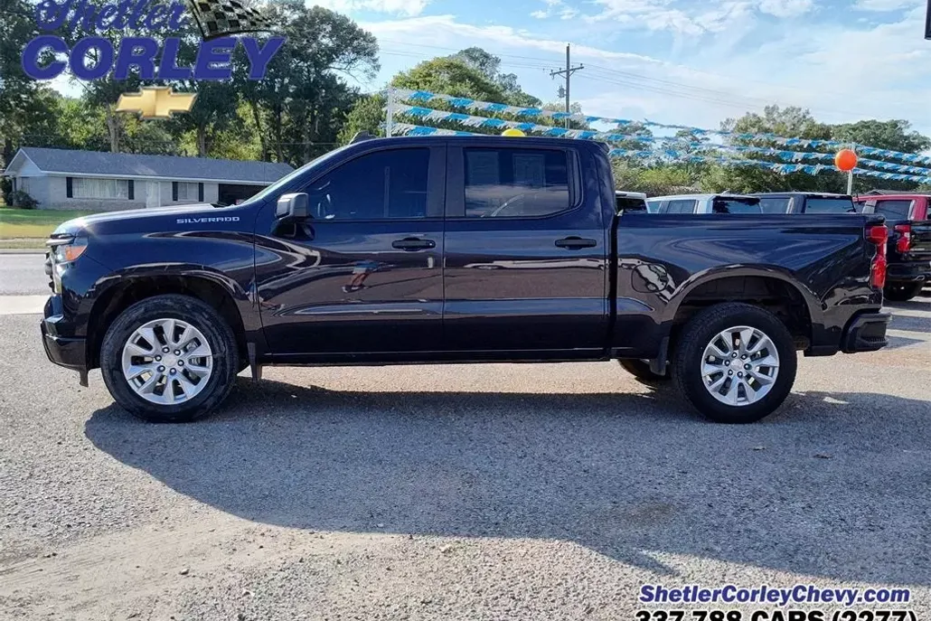 2023 Chevrolet Silverado 1500 Custom photo 1