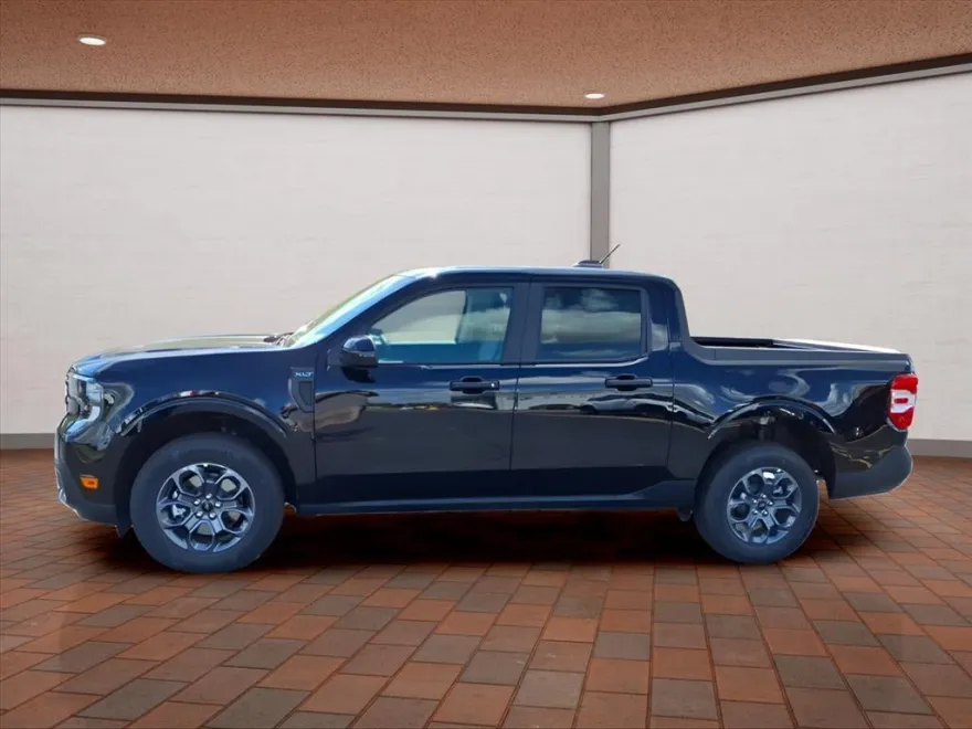 2025 Ford Maverick XLT photo 1