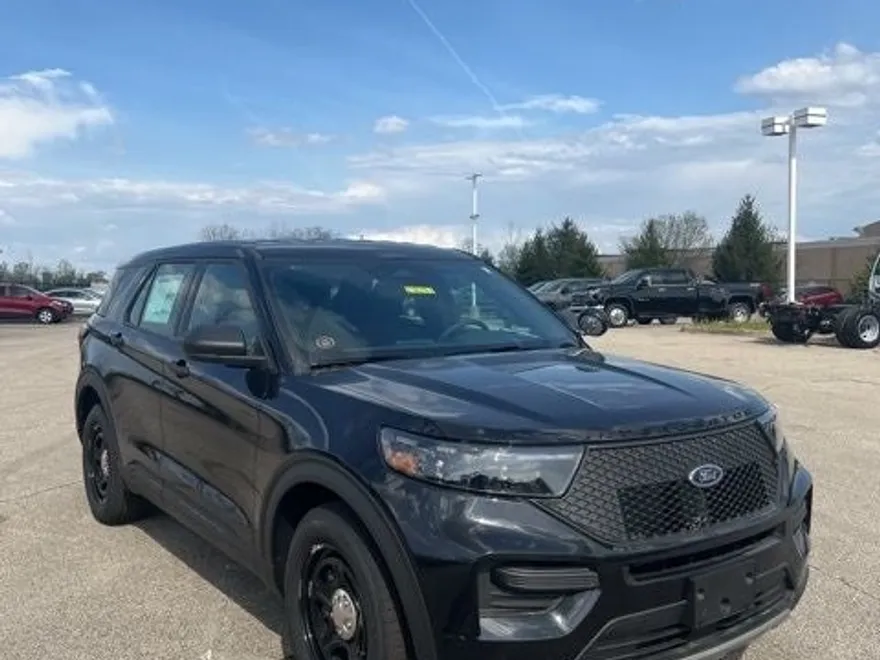 2025 Ford Explorer photo 1