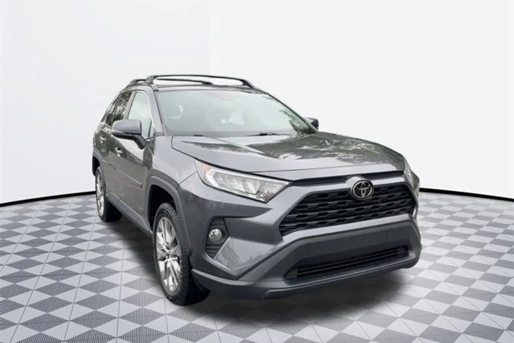 2021 Toyota RAV4 XLE Premium photo 1