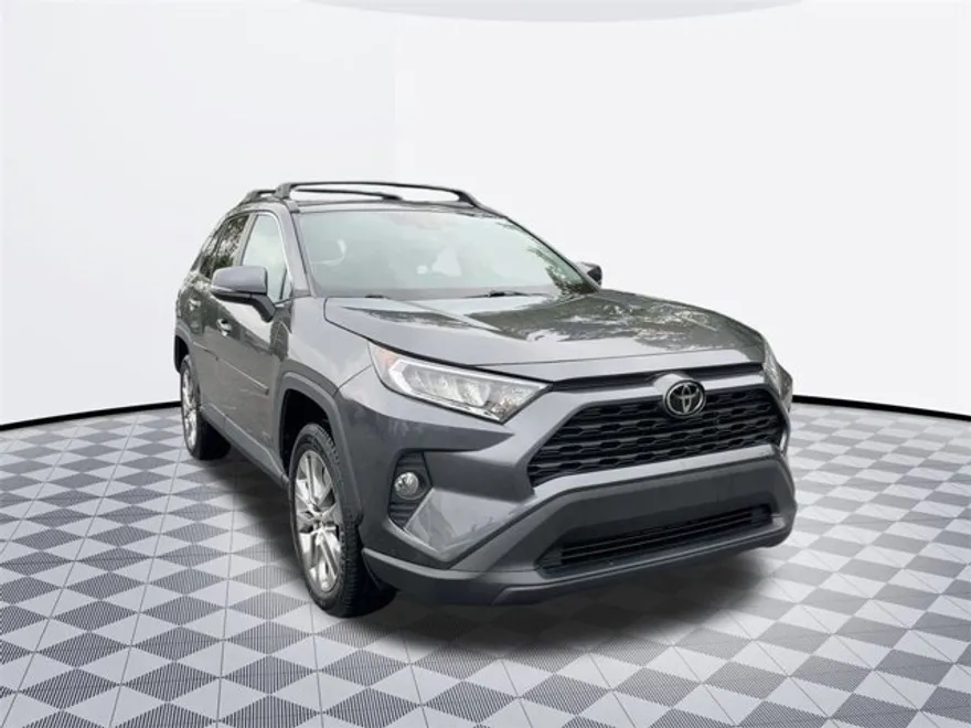 2021 Toyota RAV4 XLE Premium photo 1