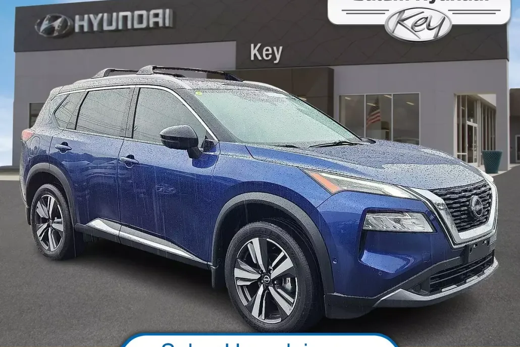 2023 Nissan Rogue SL photo 1