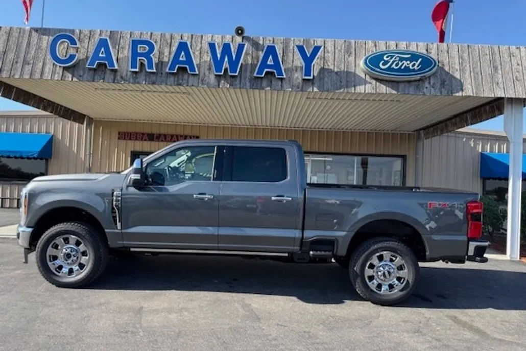 2026 Ford F-250 Lariat photo 1