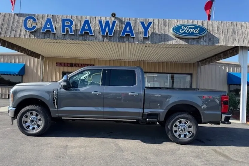 2026 Ford F-250 Lariat photo 1