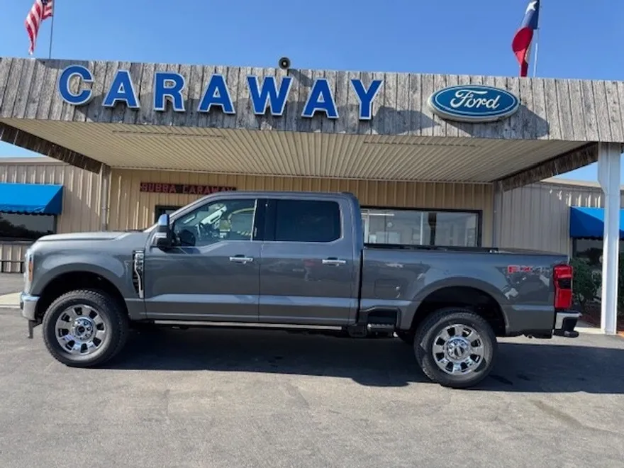 2026 Ford F-250 Lariat photo 1