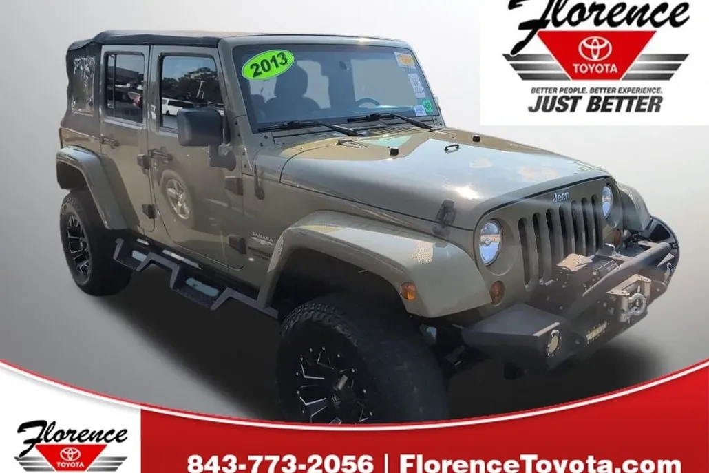 2013 Jeep Wrangler Unlimited Sahara photo 1