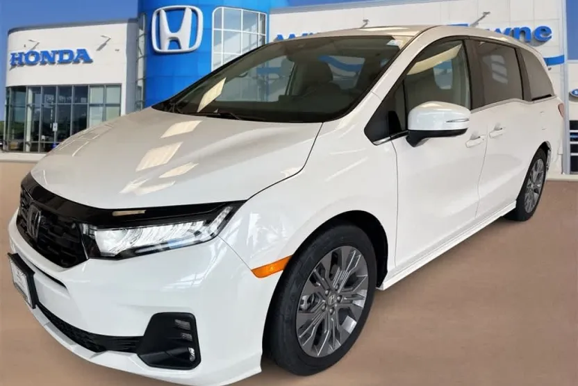 2025 Honda Odyssey Touring photo 1