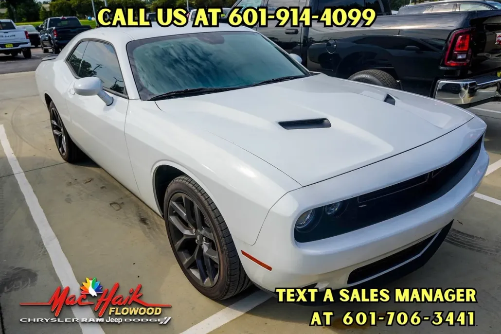 2023 Dodge Challenger SXT photo 1