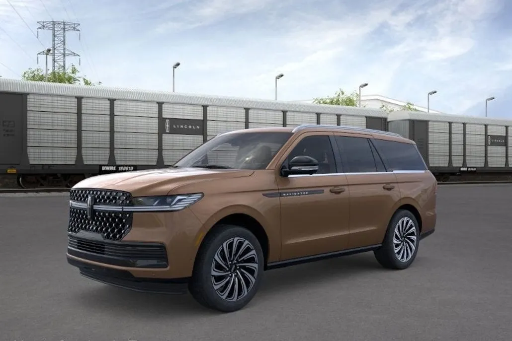 2025 Lincoln Navigator Black Label photo 1