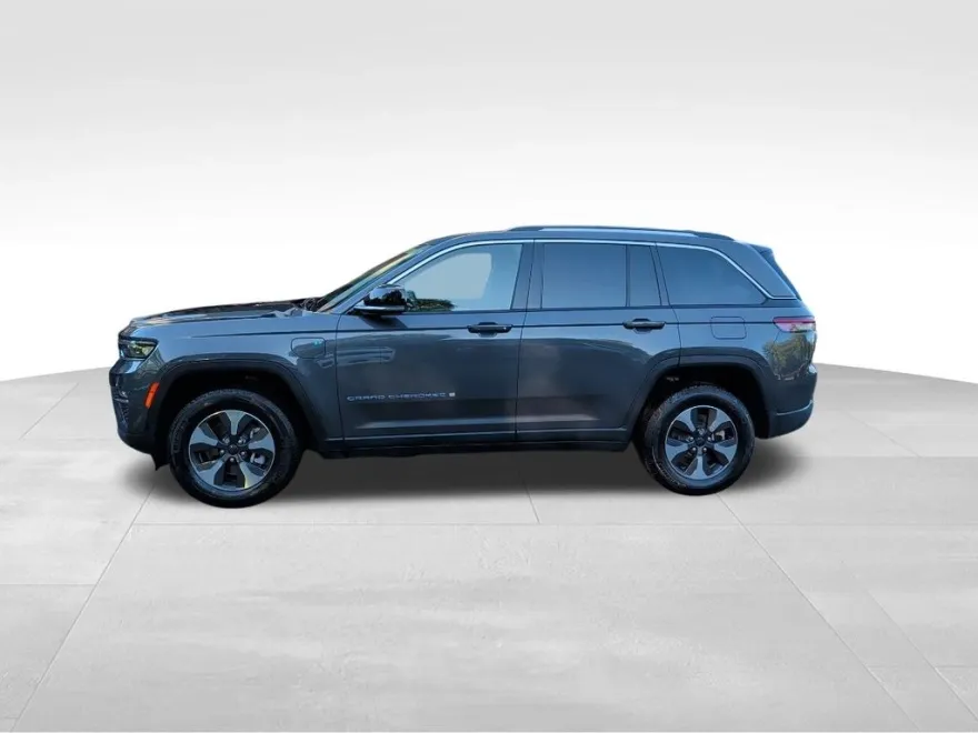 2022 Jeep Cherokee Limited 4xe photo 1