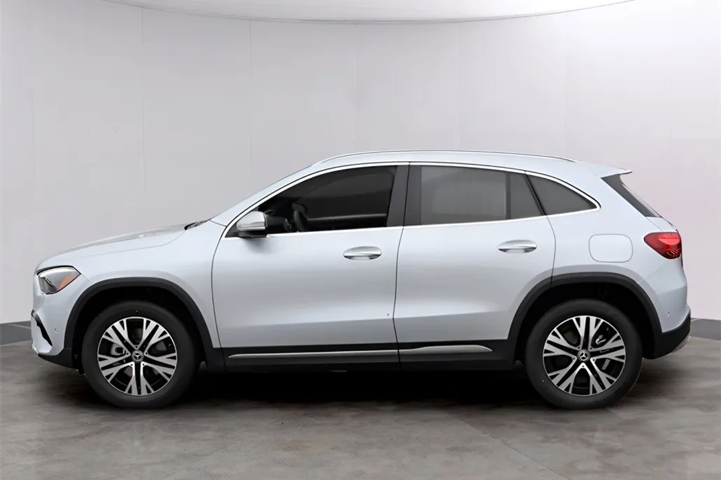 2025 Mercedes Benz GLA 250 4MATIC photo 1